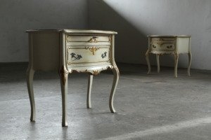 Vintage Pair of XX Century Venetian Baroque Style Nightstands in Painted Wood